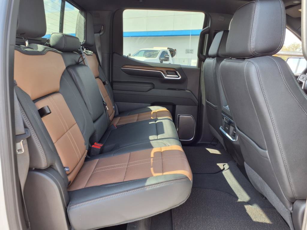 Certified 2024 Chevrolet Silverado 1500 High Country w/ Z71 Off-Road Package AWD/4WD image 38