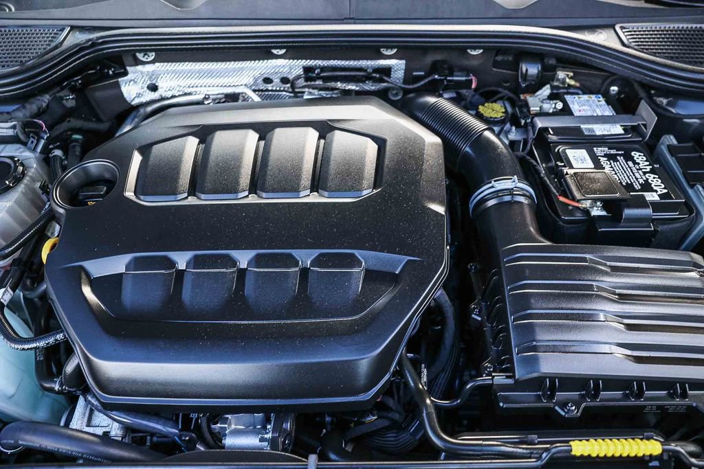 Used 2024 Volkswagen Golf R image 36