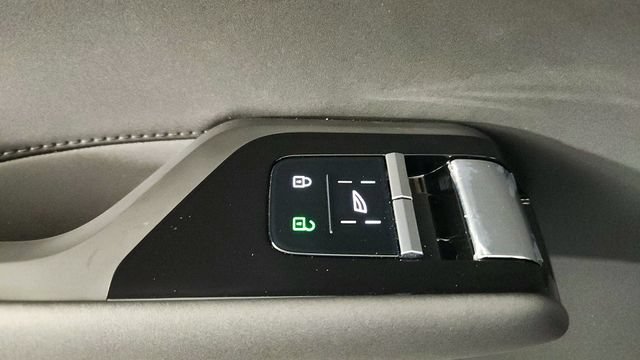 New 2026 Volvo EX90 Ultra AWD/4WD image 10
