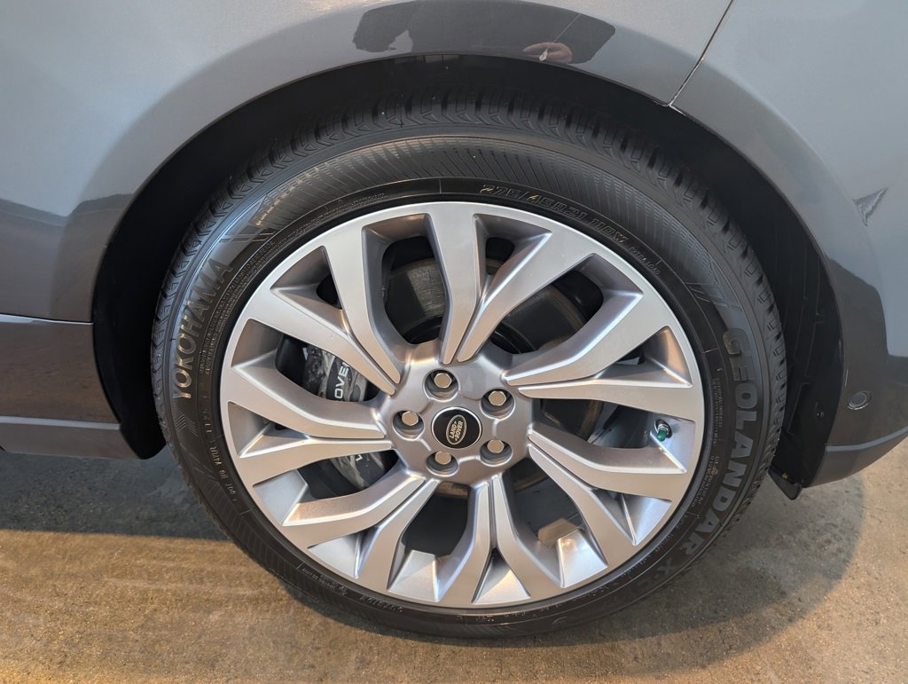 Used 2020 Land Rover Range Rover HSE image 9