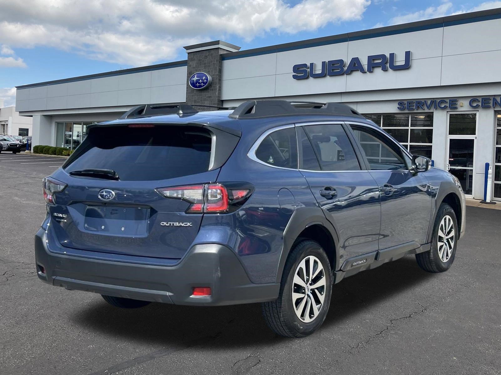 Certified 2024 Subaru Outback Premium AWD/4WD image 7