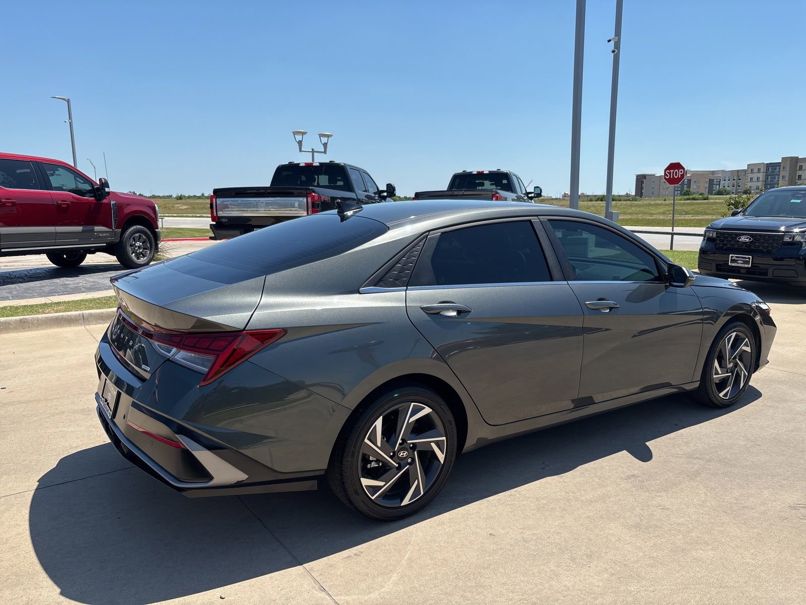 Used 2024 Hyundai Elantra Limited FWD image 6