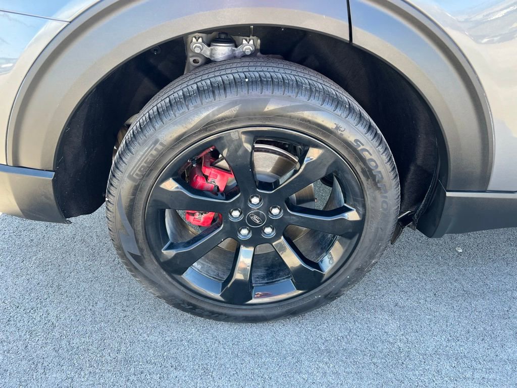 Used 2022 Ford Explorer ST w/ ST Street Pack image 11