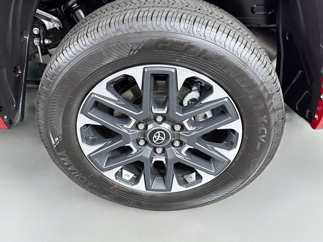 Certified 2025 Toyota Tundra Limited AWD/4WD image 33