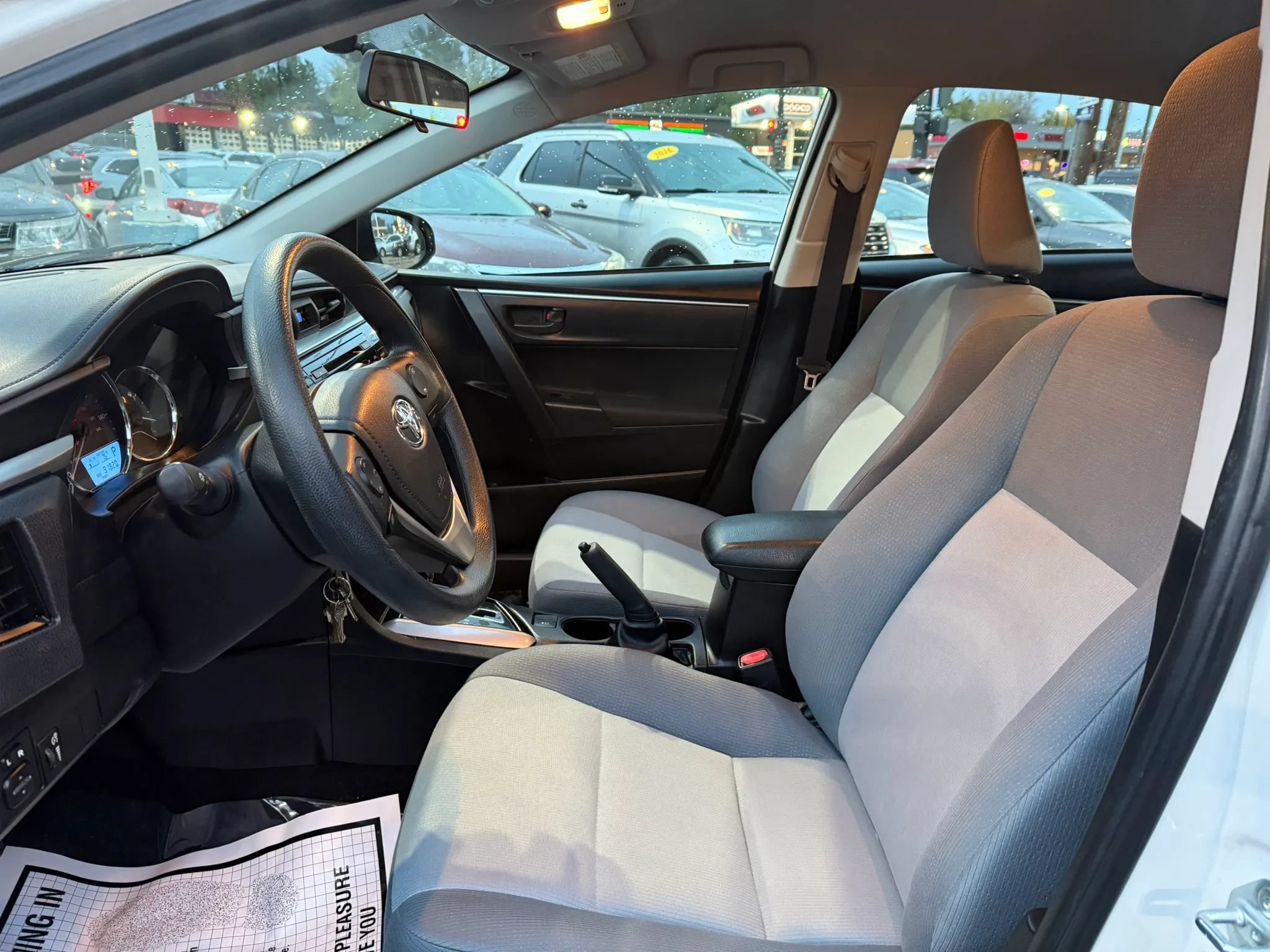 Used 2015 Toyota Corolla L FWD image 10