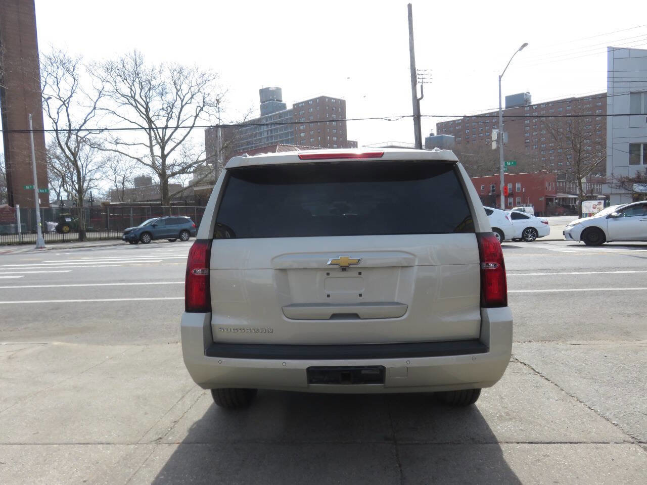 Used 2016 Chevrolet Suburban LT image 8