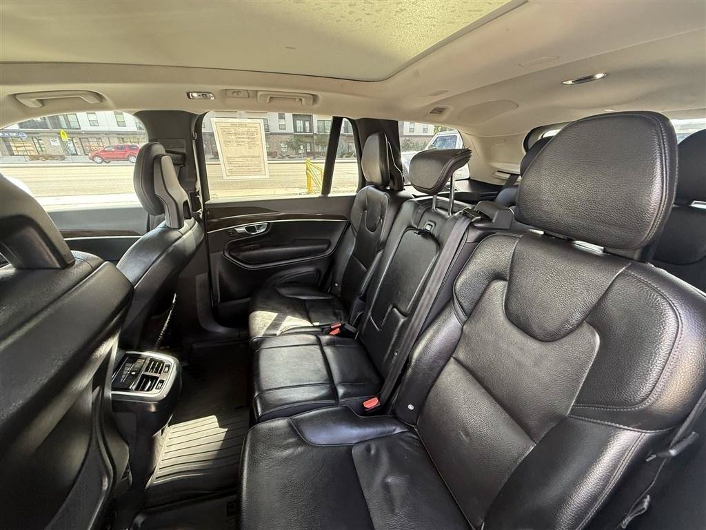 Used 2018 Volvo XC90 T6 Momentum w/ Convenience Package AWD/4WD image 22