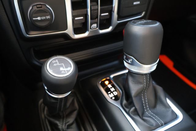 Used 2025 Jeep Gladiator Sport image 17