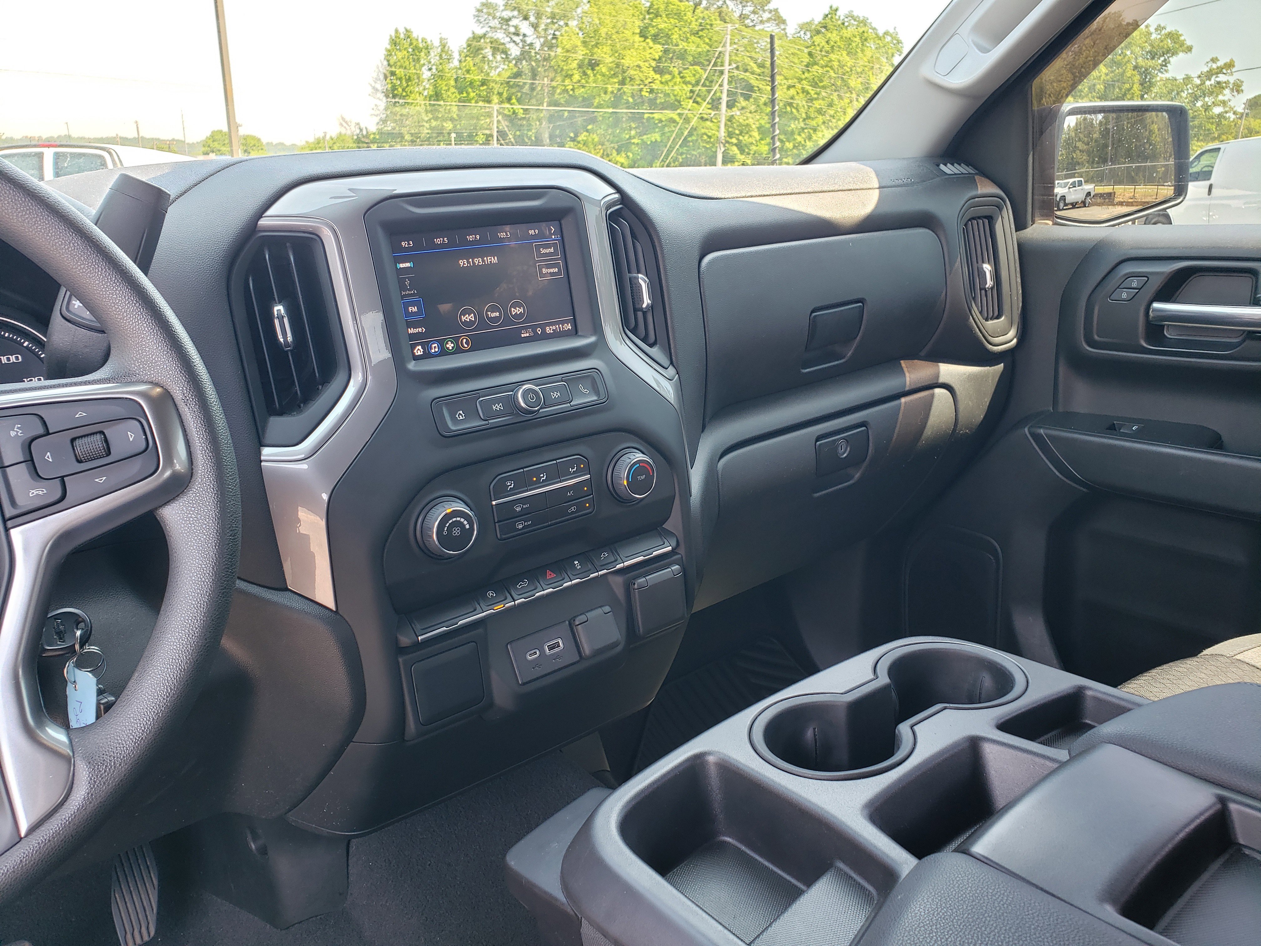Used 2022 Chevrolet Silverado 1500 Custom w/ Safety Confidence Package AWD/4WD image 18