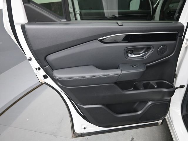 Used 2025 Honda Pilot EX-L image 15