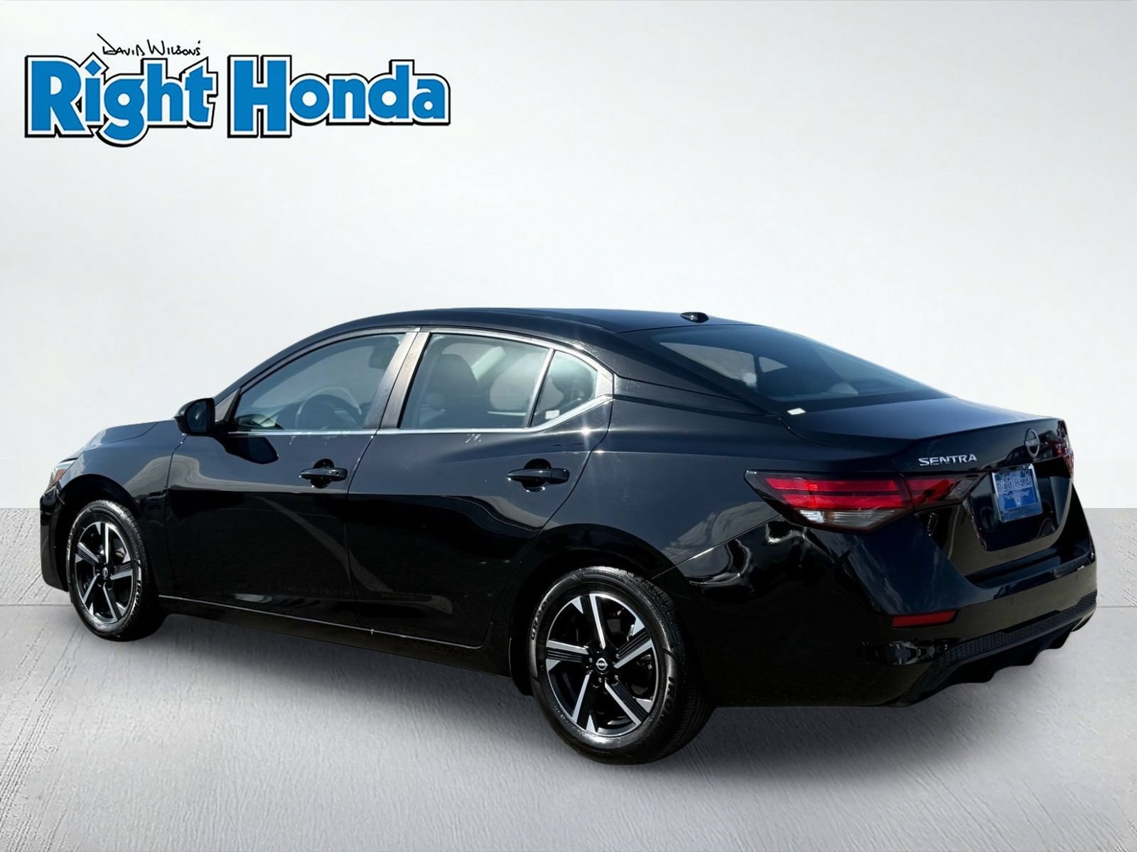 Used 2025 Nissan Sentra SV FWD image 4