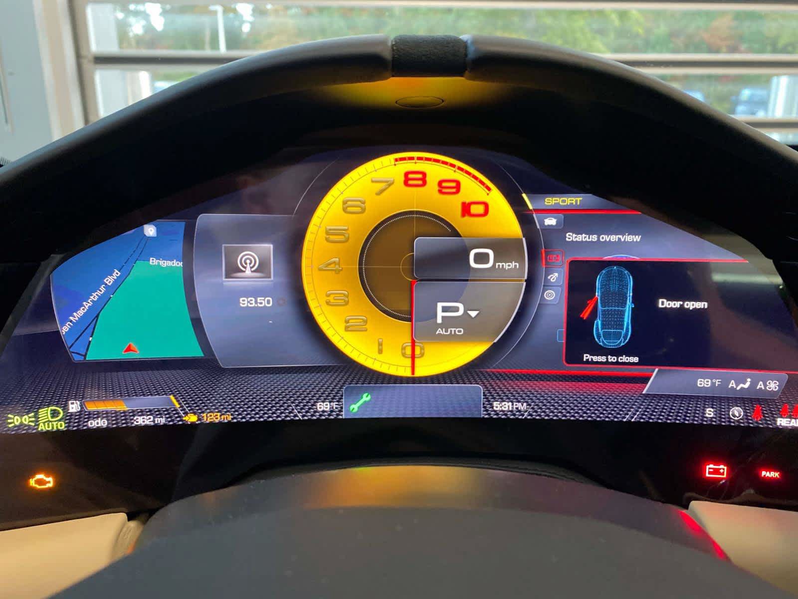 Used 2022 Ferrari Roma RWD image 10