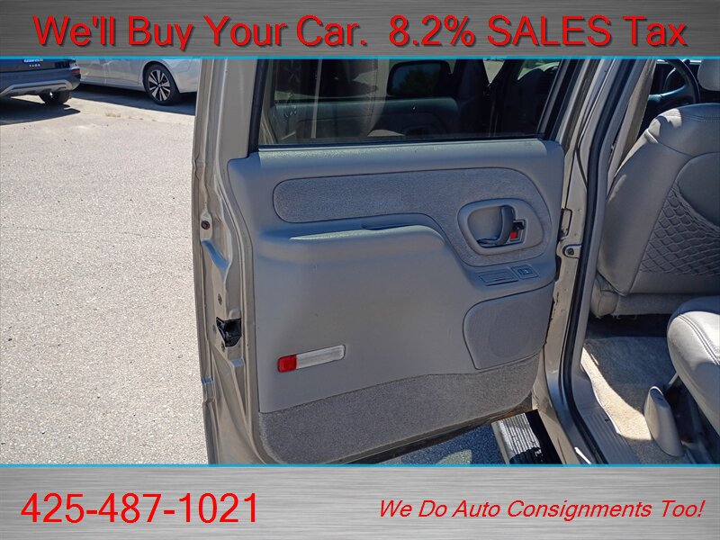 Used 1999 GMC Suburban 2500 AWD/4WD image 24