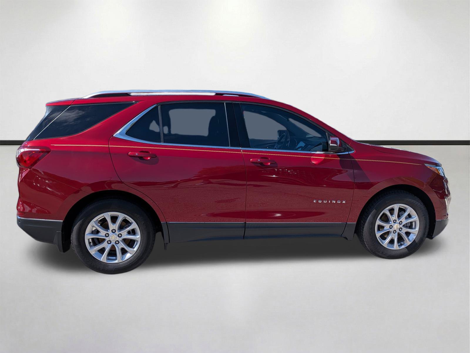 Used 2019 Chevrolet Equinox LT w/ Sun & Navigation Package FWD image 3