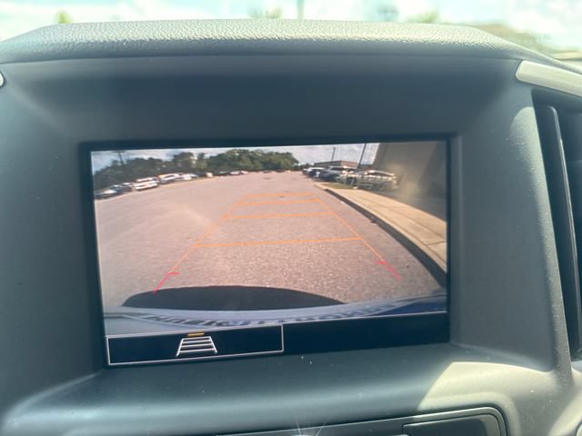 Used 2024 GMC Terrain SLE w/ Driver Convenience Package FWD image 16