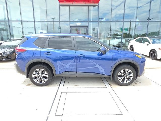 Used 2023 Nissan Rogue SV image 3