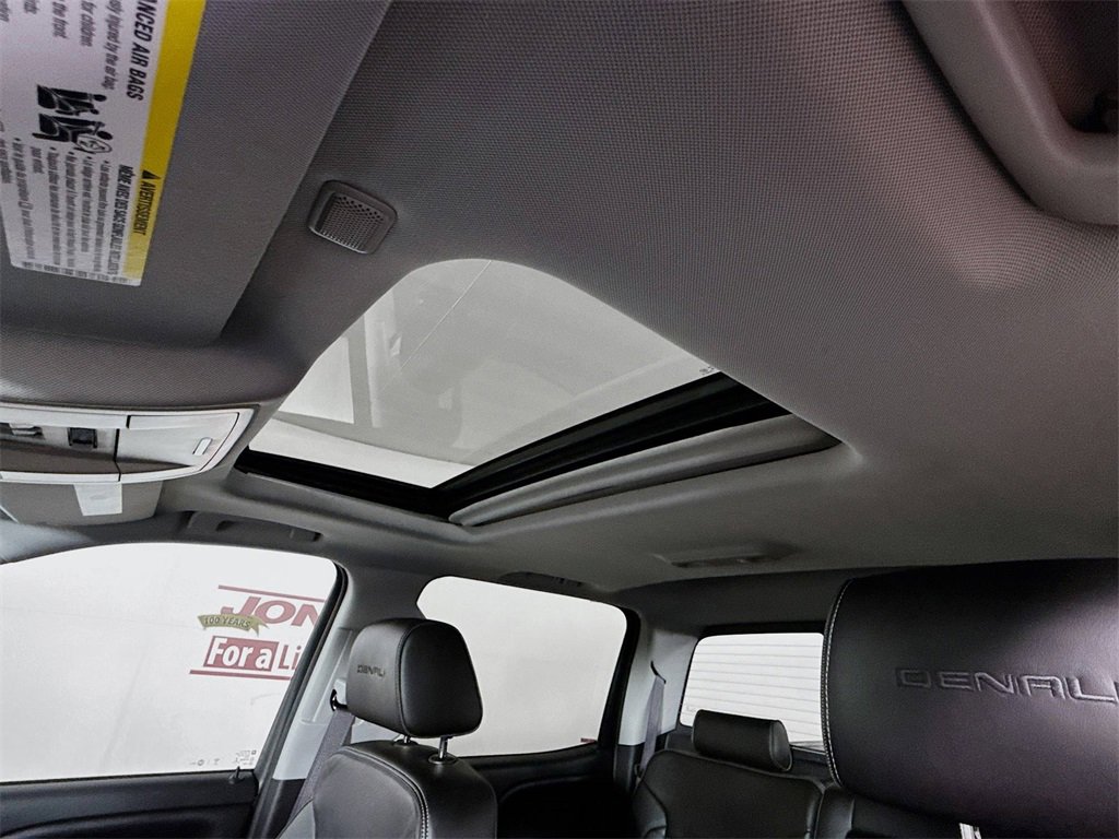 Used 2016 GMC Sierra 1500 Denali w/ Denali Ultimate Package image 11