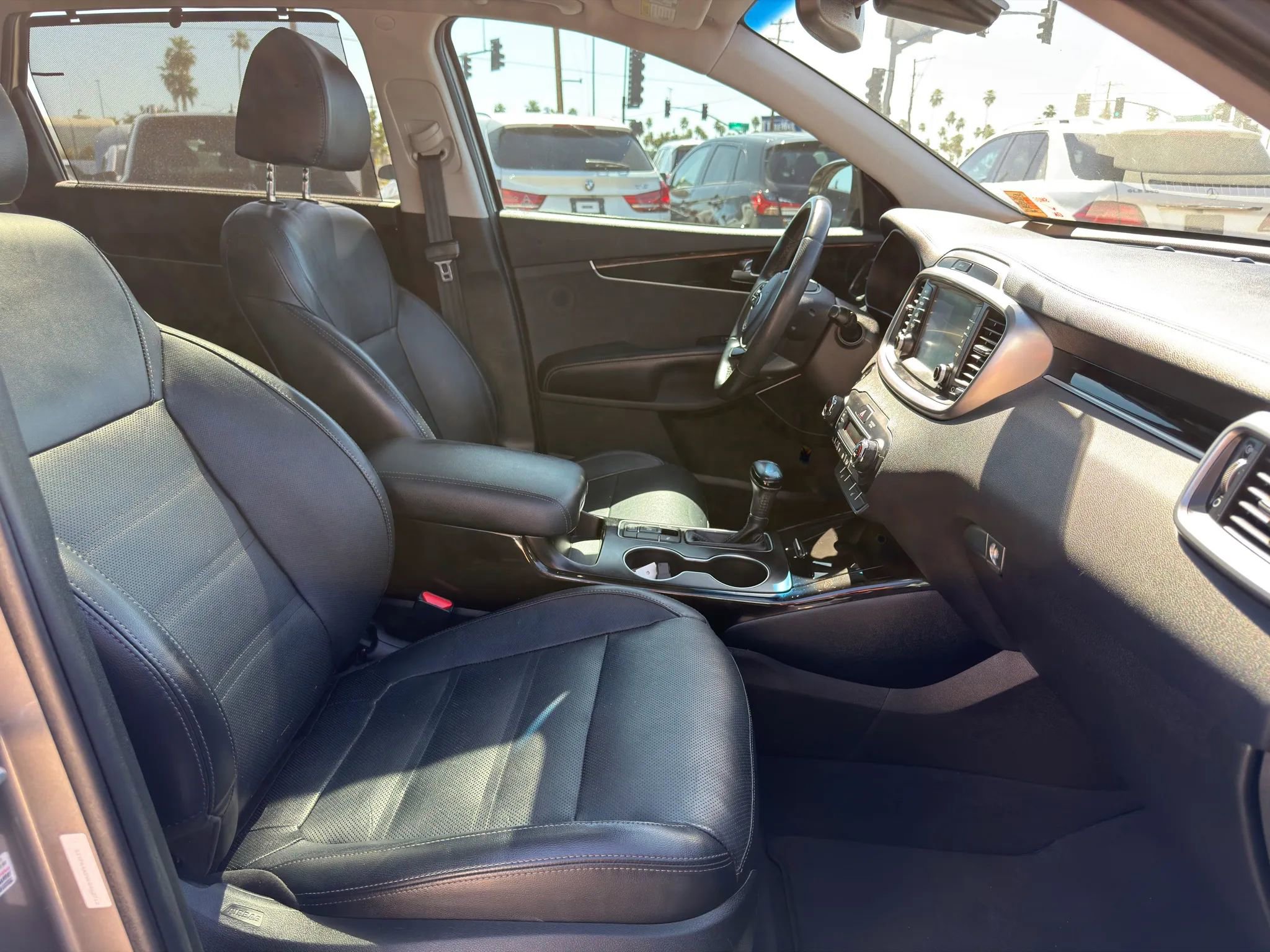 Used 2019 Kia Sorento SX image 27