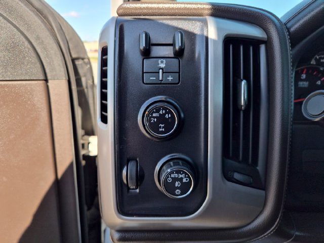 Used 2014 GMC Sierra 1500 SLE w/ SLE Value Package AWD/4WD image 17