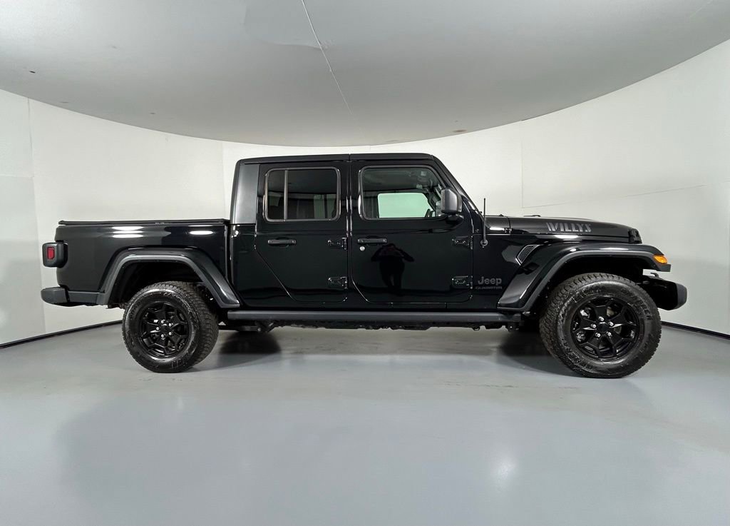 Used 2022 Jeep Gladiator Willys AWD/4WD image 8
