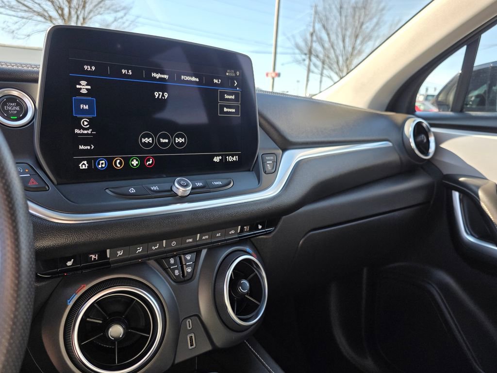 Used 2025 Chevrolet Blazer LT image 29