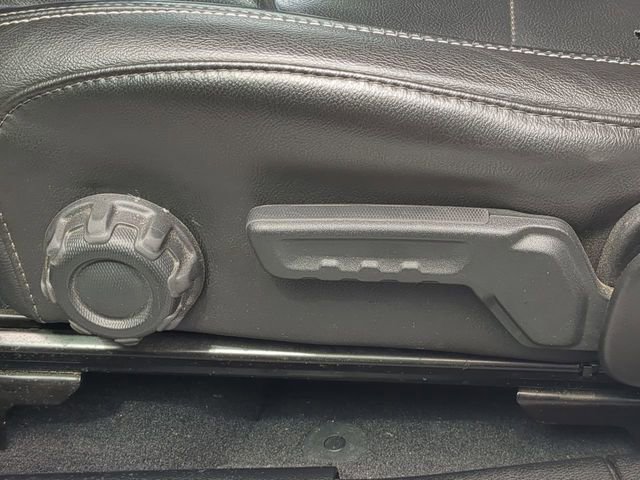 Used 2018 Jeep Wrangler Unlimited Sahara AWD/4WD image 22