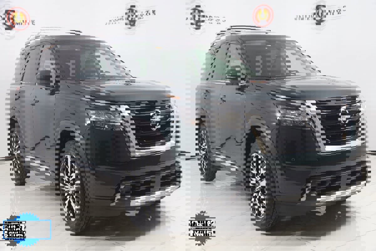 Used 2024 Nissan Pathfinder Platinum w/ Cargo Package image 24