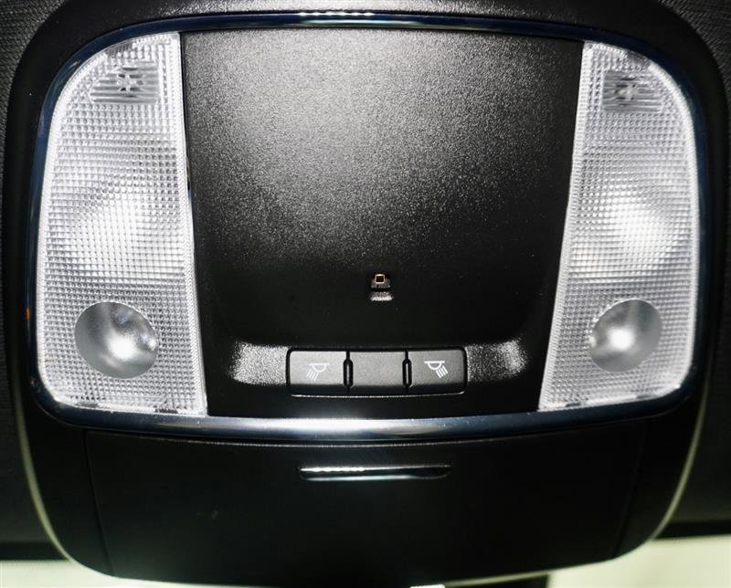 Used 2017 Jeep Grand Cherokee Laredo image 32