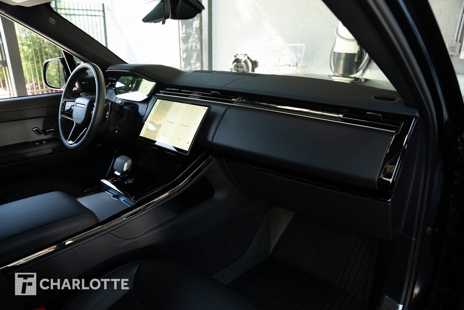 Used 2025 Land Rover Range Rover Sport Dynamic SE image 26