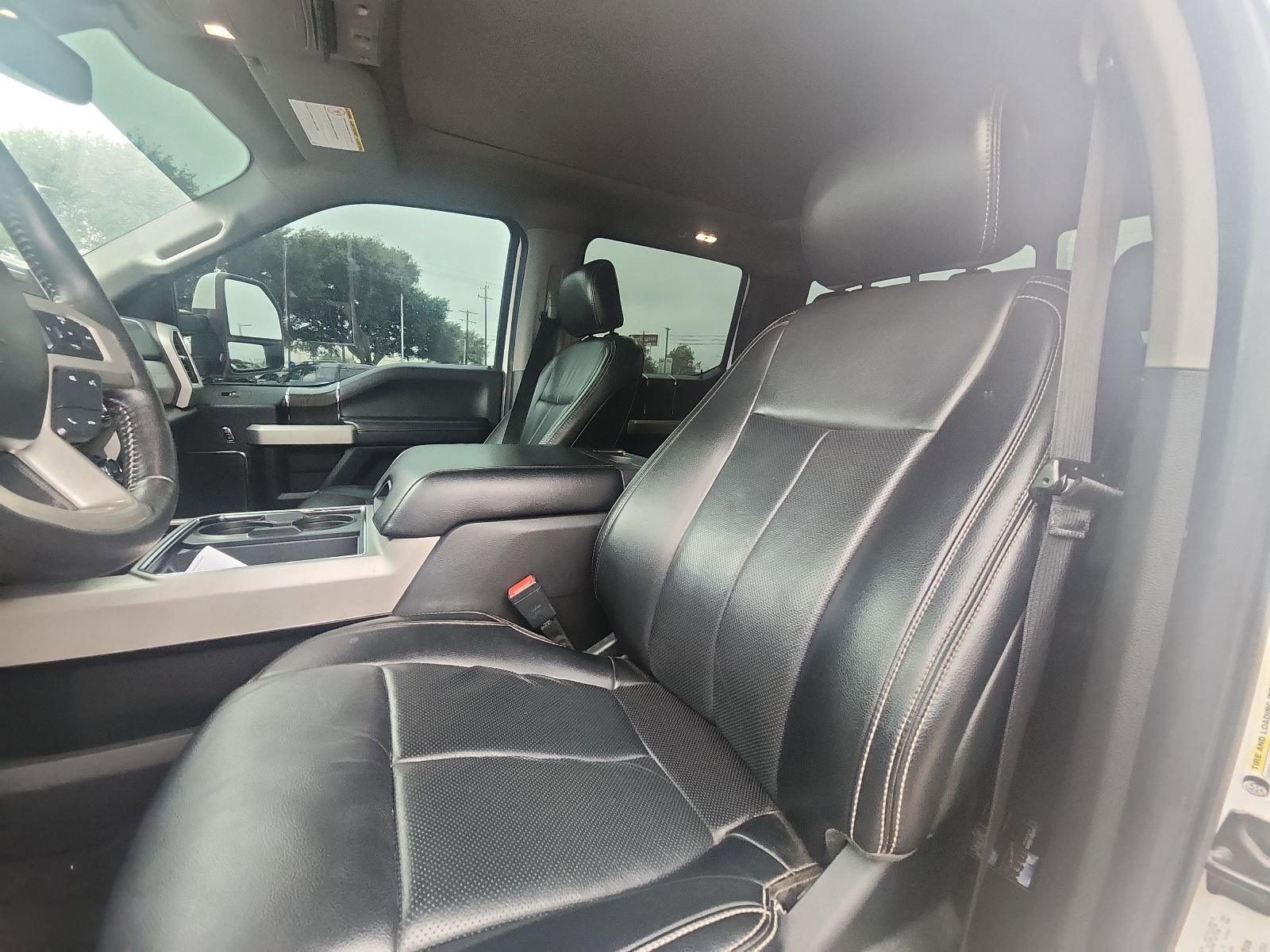 Used 2021 Ford F250 Lariat w/ Lariat Ultimate Package AWD/4WD image 10