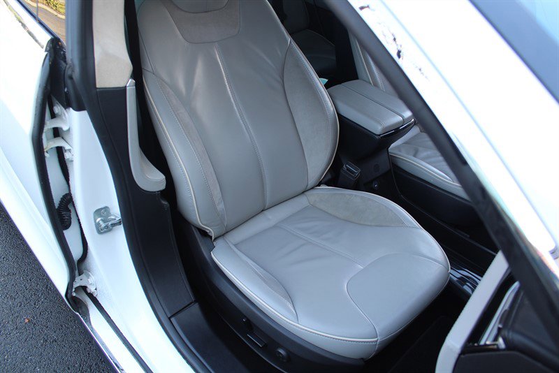 Used 2013 Tesla Model S Performance RWD image 28