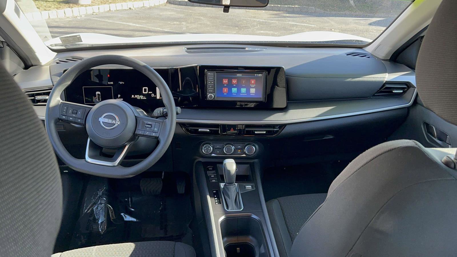 Used 2025 Nissan Kicks S image 12