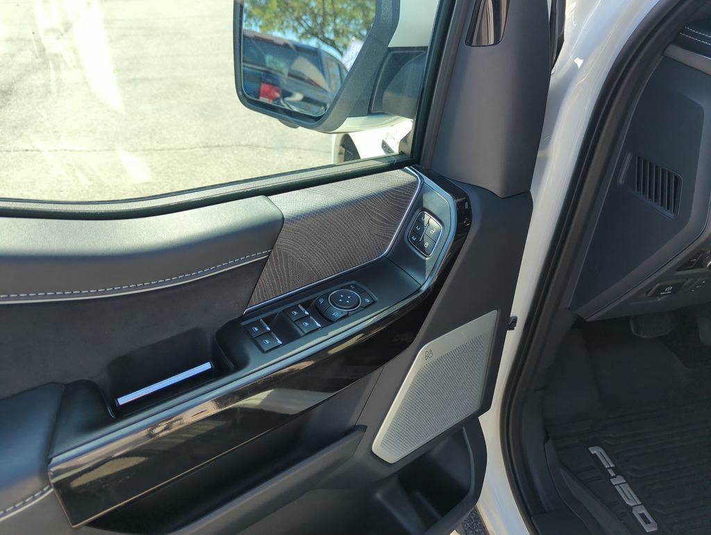 Used 2023 Ford F150 Lightning Platinum AWD/4WD image 18