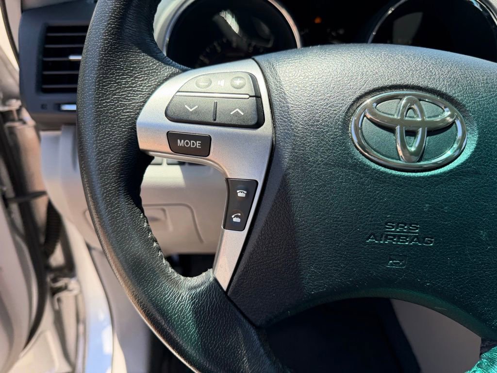 Used 2011 Toyota Highlander Limited w/ Tow Pkg FWD image 29