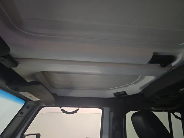 Used 2014 Jeep Wrangler Unlimited Sahara image 22