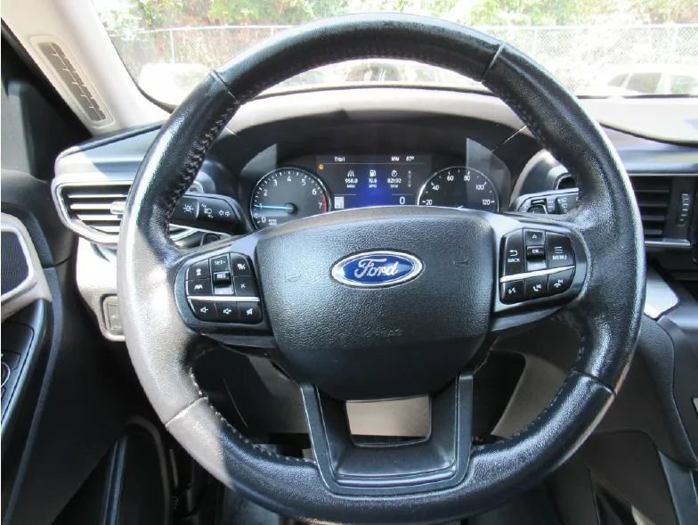 Used 2020 Ford Explorer XLT w/ Equipment Group 202A RWD image 19
