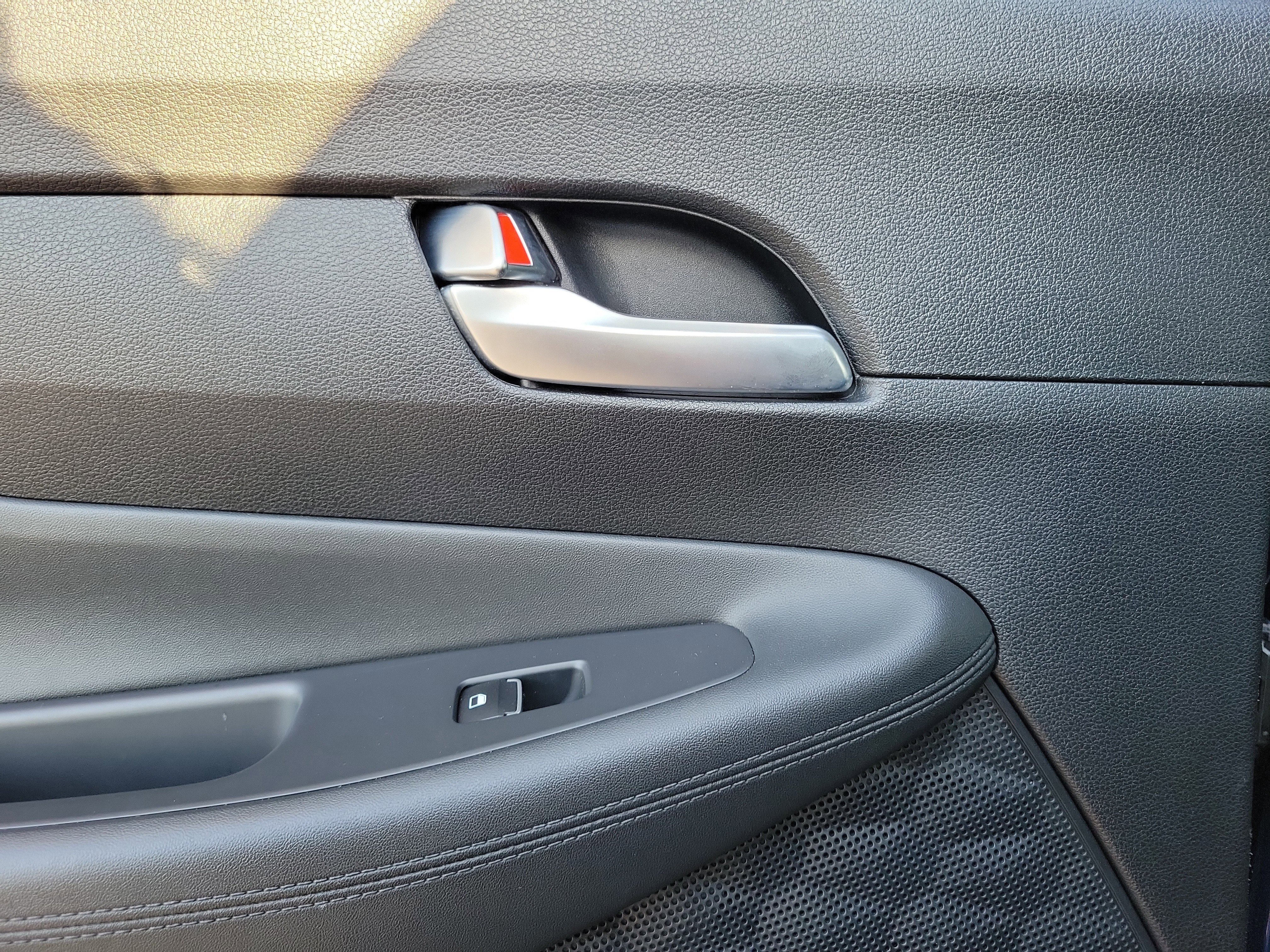 Used 2022 Hyundai Santa Fe SEL w/ Cargo Package image 12