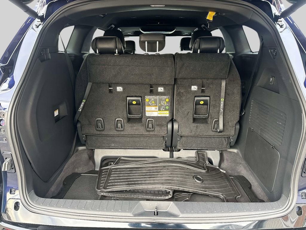Used 2025 Toyota Sienna Platinum image 12