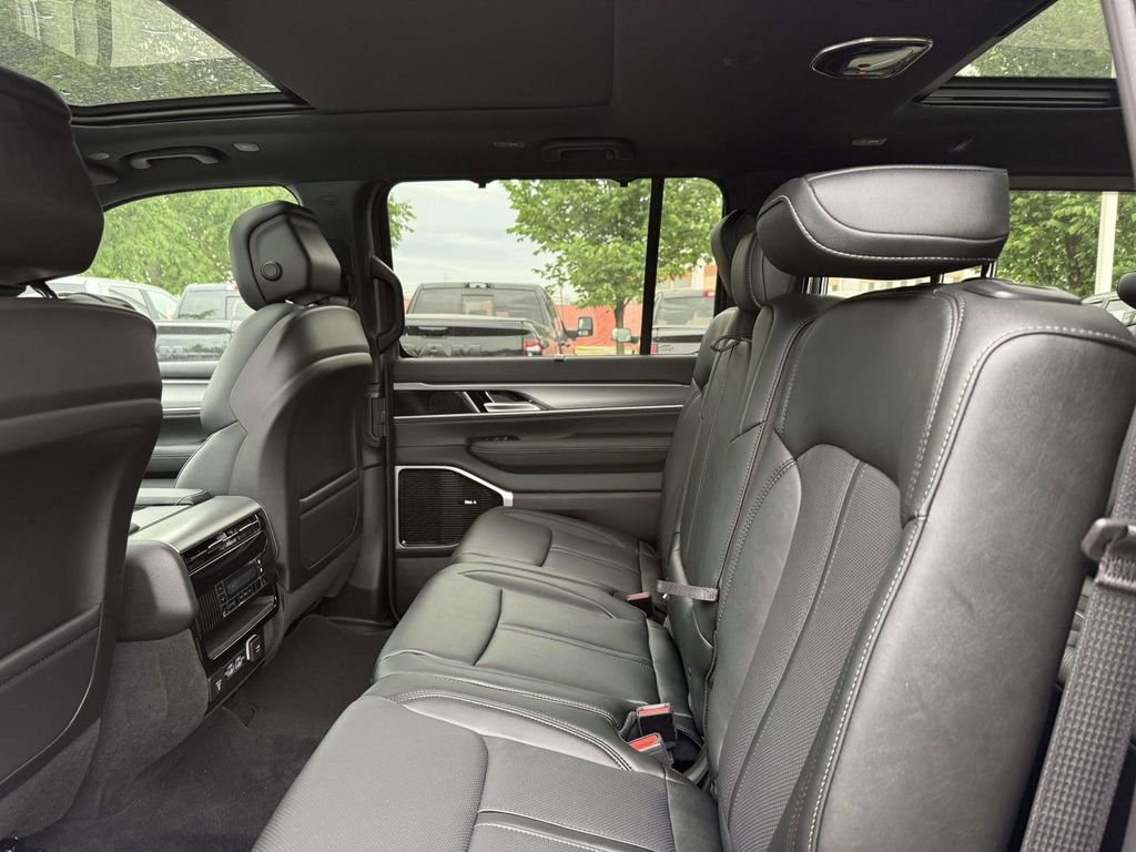 New 2026 Jeep Grand Wagoneer Limited AWD/4WD image 19