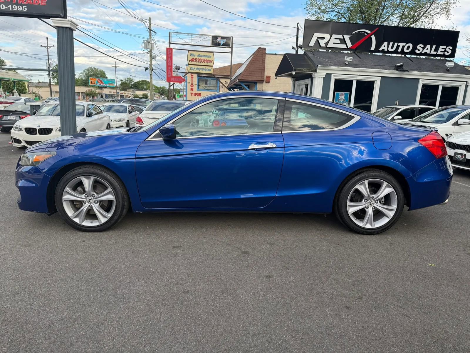 Used 2011 Honda Accord EX-L image 2