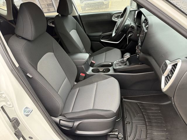 Used 2024 Kia Soul LX image 25