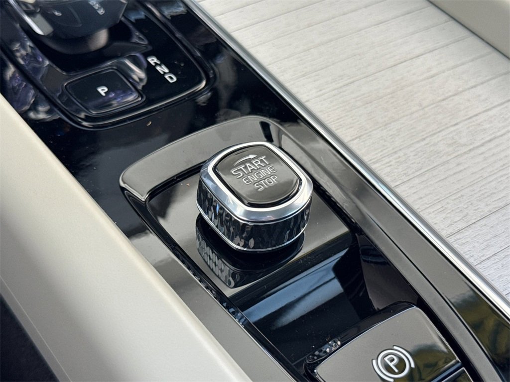 New 2026 Volvo XC60 B5 Ultra image 22