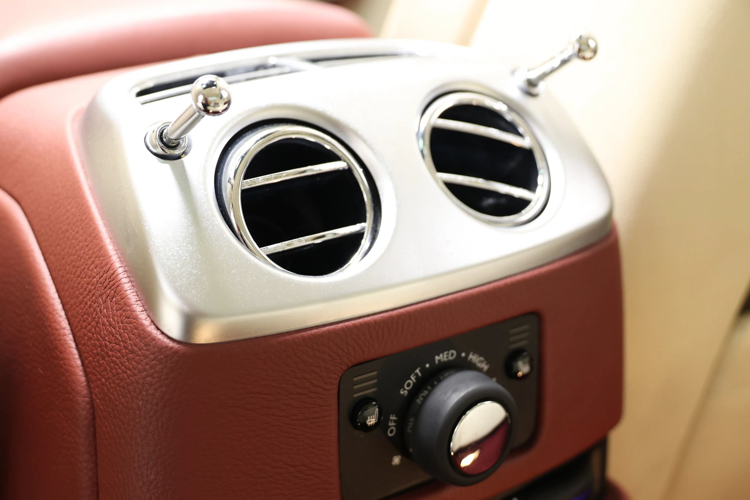Used 2013 Rolls-Royce Ghost RWD image 74