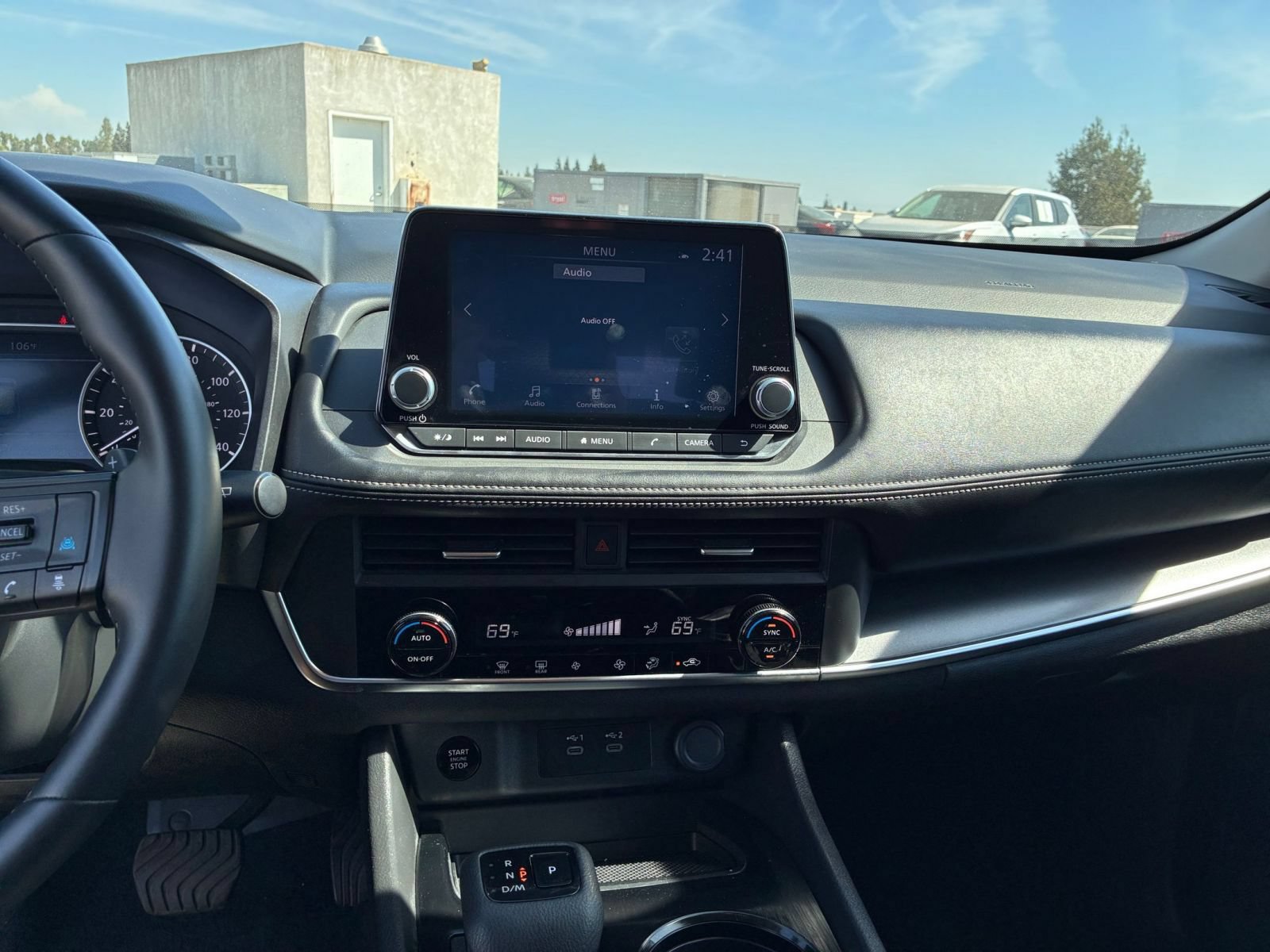 Used 2025 Nissan Rogue SV FWD image 16