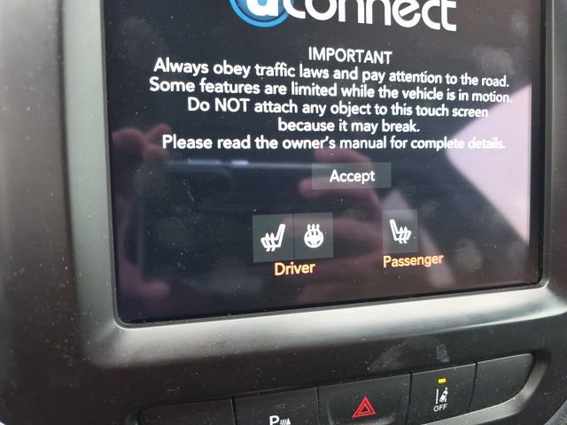 Used 2021 Jeep Cherokee Latitude Lux w/ Comfort/Convenience Group image 18