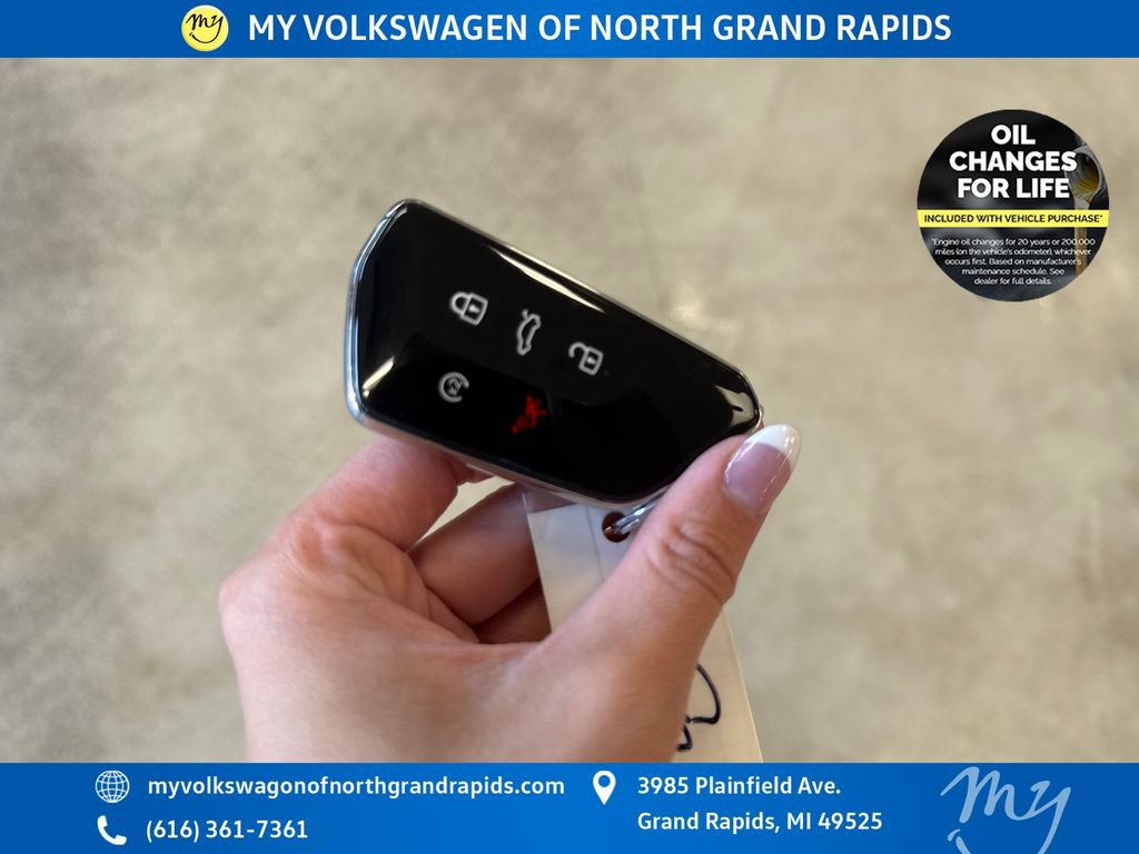 Used 2024 Volkswagen Atlas Cross Sport SE AWD/4WD image 38