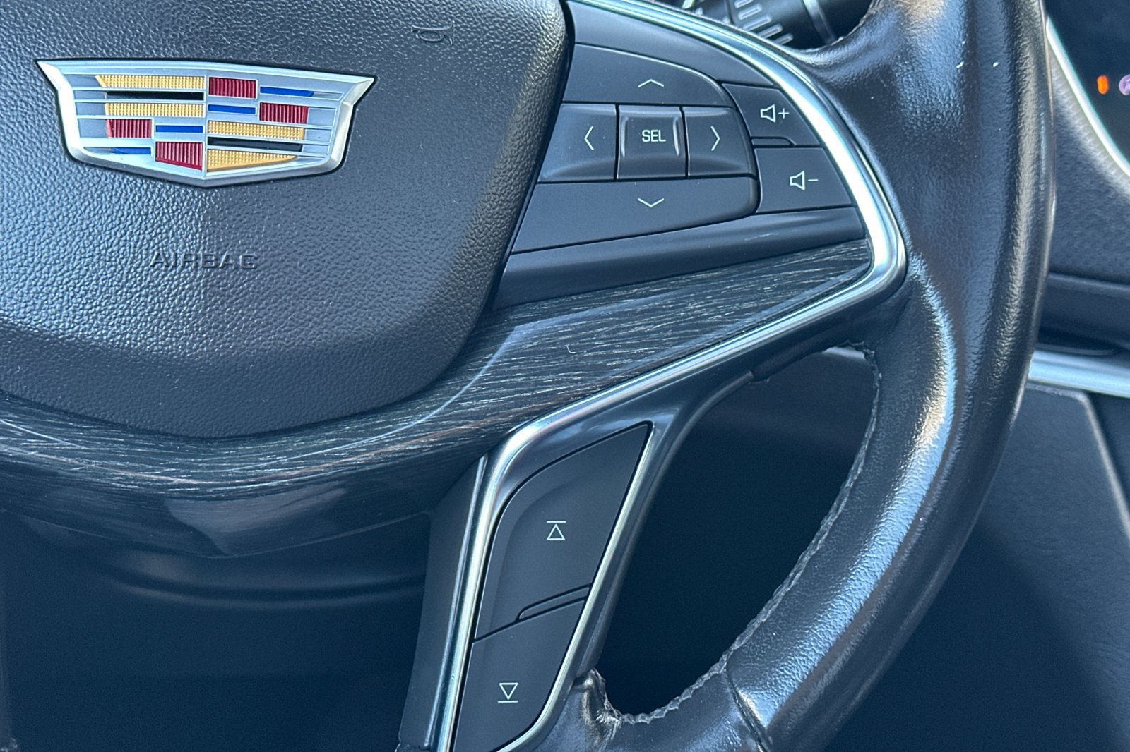 Certified 2022 Cadillac XT5 Premium Luxury FWD image 33