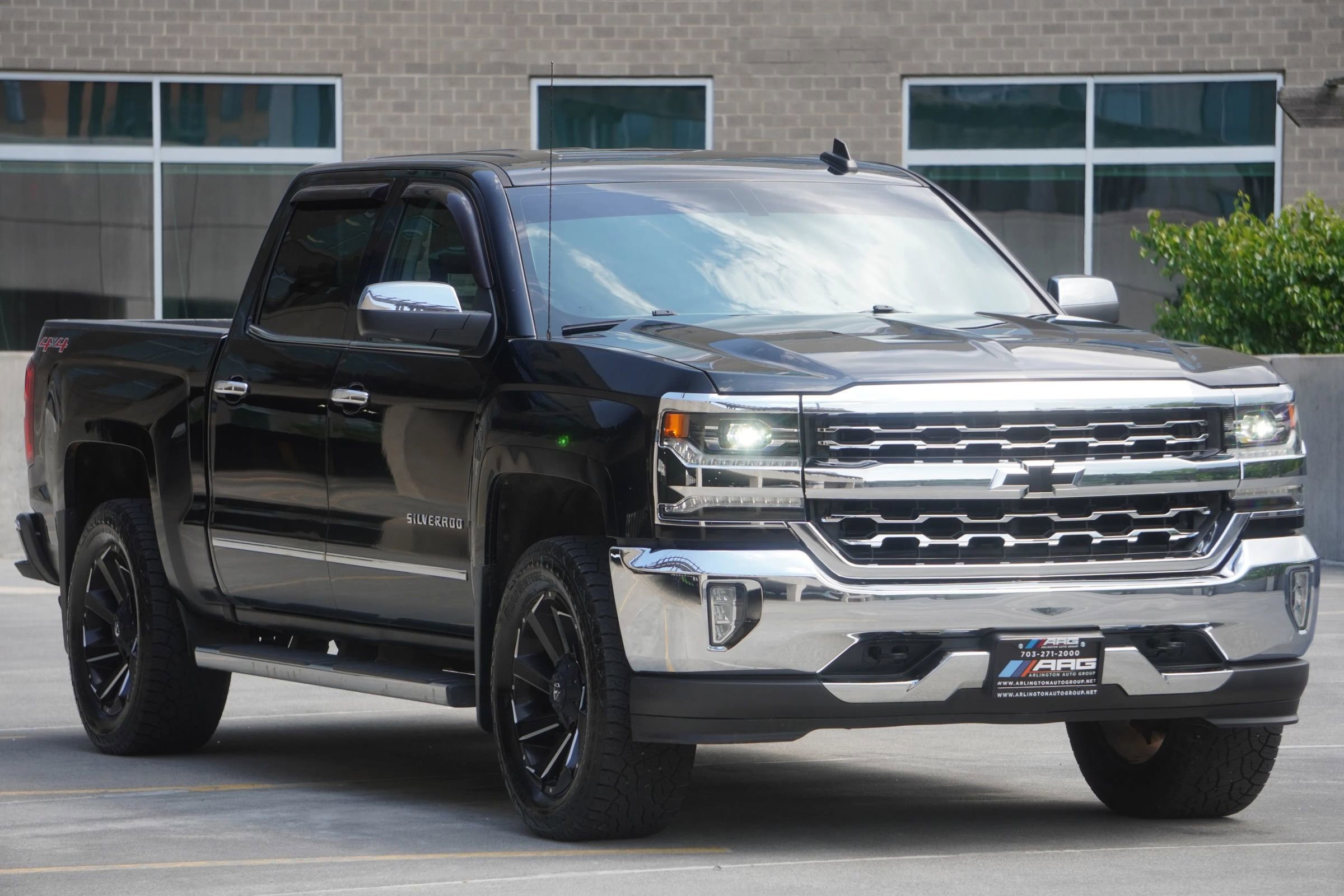 Used 2017 Chevrolet Silverado 1500 LTZ w/ Sport Package AWD/4WD image 17