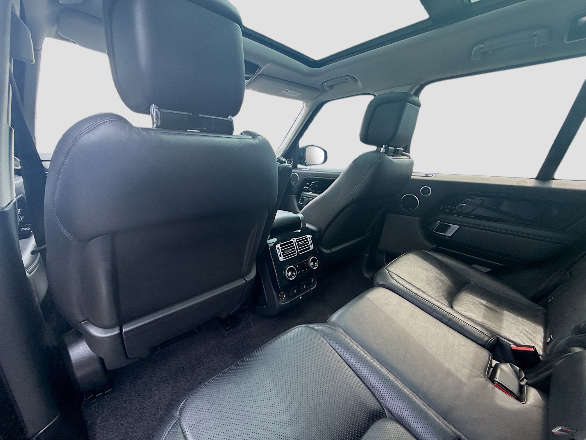 Used 2019 Land Rover Range Rover Supercharged AWD/4WD image 25