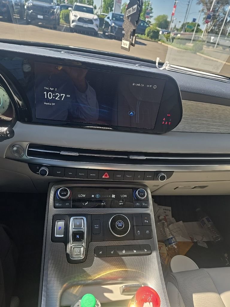 Used 2025 Hyundai Palisade Calligraphy image 2